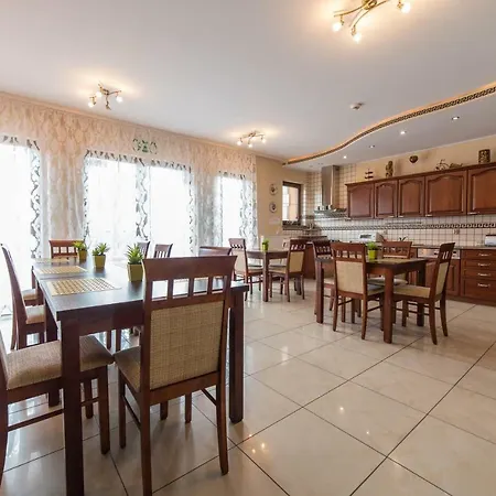 Palacyk Проживание в семье Мендзыводзе